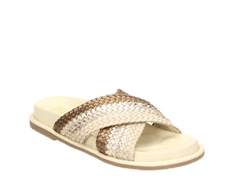 The 6RS0010701 3483 beige-bronze leather interwoven slippers blend neutral tones with a subtle shimmer for the perfect mix of elegance and ease. Featuring a chic interwoven design in soft beige and bronze leather, these slip-ons are versatile, stylish, and ready to elevate any warm-weather look.