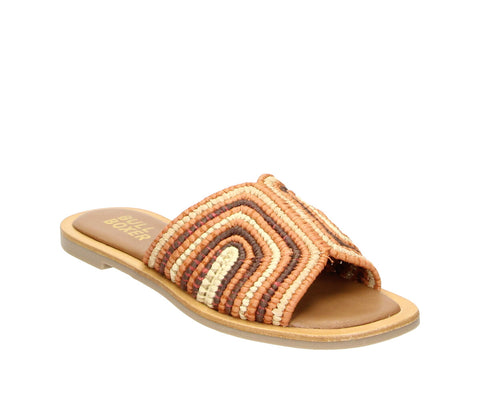 The 6RS0030703 6334 orange-beige raffia sandals bring a burst of sunny vibes to your summer wardrobe. Featuring a chic raffia texture in warm orange and beige tones, these slip-on sandals are all about effortless style and easy comfort. Perfect for beach days, city strolls, or anything in between.