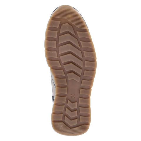 Low-Top Sneaker
