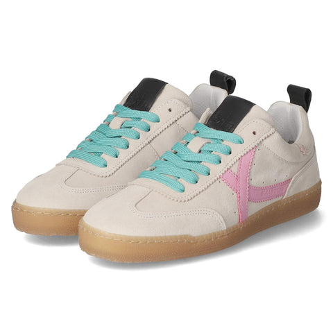 Low-Top Sneaker