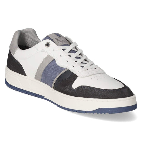 Low-Top Sneaker