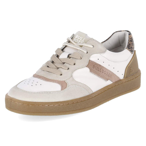 Low-Top Sneaker