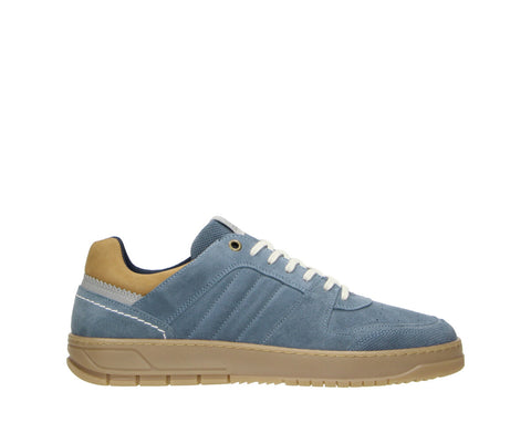 The Bullboxer 7CI0020101 4545 Jeans-Jeans Leather Suede Men's Sneaker is perfect for anyone who loves relaxed and stylish footwear. Made with jeans-colored leather and suede, this sneaker is ideal for casual outings, whether you’re in the city or exploring new places.