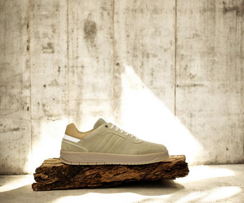 Step into effortless cool with the Bullboxer 7CI0020101 3838 Sand-Sand Leather Suede Men's Sneaker. Designed for the modern explorer, this sneaker blends soft sand-toned leather and suede for a look that’s both rugged and refined. Perfect for laid-back weekends or spontaneous adventures, it combines versatility, comfort, and undeniable style.