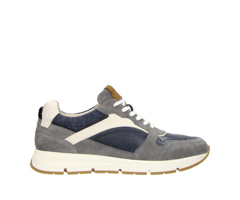 The 7YY0740102 5141 Grey-Navy Leather Men's Sneaker combines cool, contemporary style with everyday comfort. Featuring a sleek grey and navy leather design, this sneaker is perfect for casual outings or any adventure that calls for a modern look.