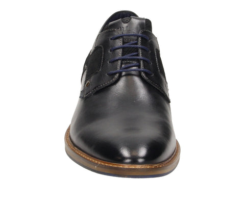 The Bullboxer 7YY0850301 2100 Black Leather Combi Men's Shoe offers a stylish, contemporary design that is perfect for any occasion. Featuring a sleek black leather upper combined with subtle detailing, this shoe brings a modern, refined edge to your look, making it ideal for both professional and casual settings.