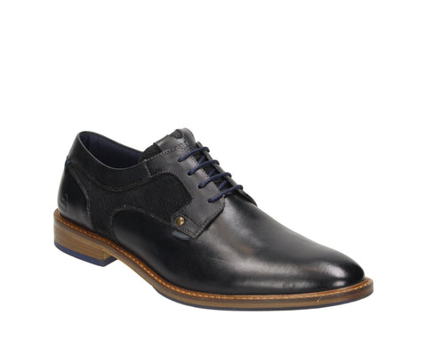 The Bullboxer 7YY0850301 2100 Black Leather Combi Men's Shoe offers a stylish, contemporary design that is perfect for any occasion. Featuring a sleek black leather upper combined with subtle detailing, this shoe brings a modern, refined edge to your look, making it ideal for both professional and casual settings.