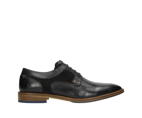 The Bullboxer 7YY0850301 2100 Black Leather Combi Men's Shoe offers a stylish, contemporary design that is perfect for any occasion. Featuring a sleek black leather upper combined with subtle detailing, this shoe brings a modern, refined edge to your look, making it ideal for both professional and casual settings.