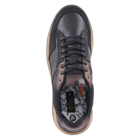 Low-Top Sneaker