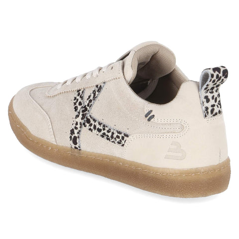 Low-Top Sneaker