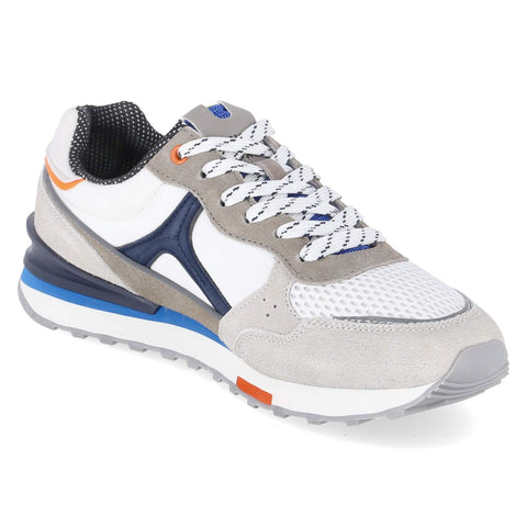 Low-Top Sneaker