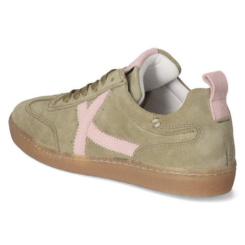 Low-Top Sneaker