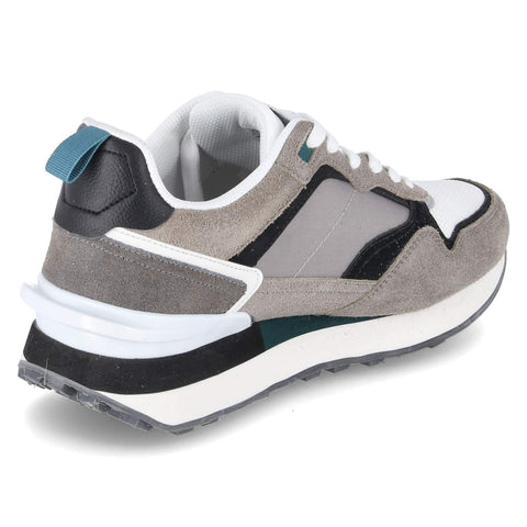 Low-Top Sneaker