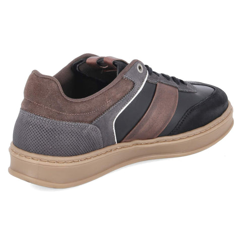 Low-Top Sneaker