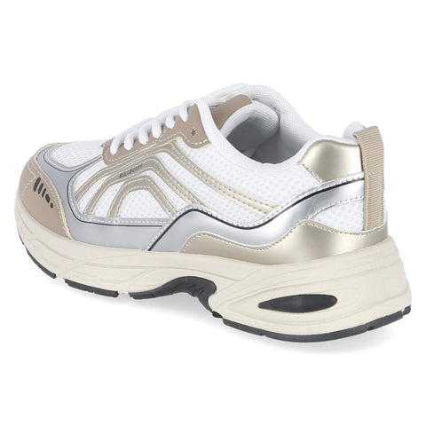 Low-Top Sneaker