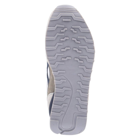 Low-Top Sneaker