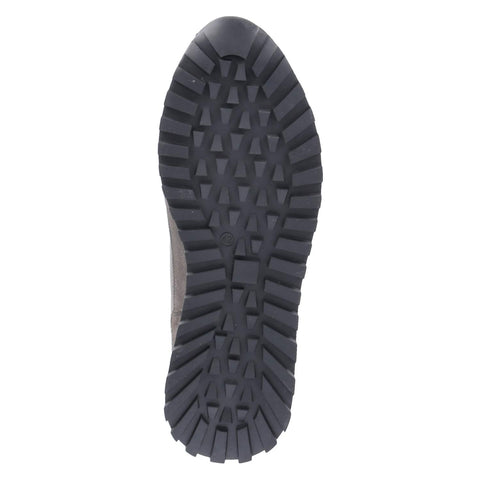 Low-Top Sneaker