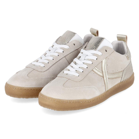 Low-Top Sneaker