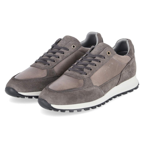 Low-Top Sneaker