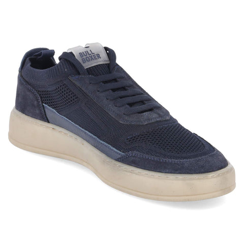Low-Top Sneaker