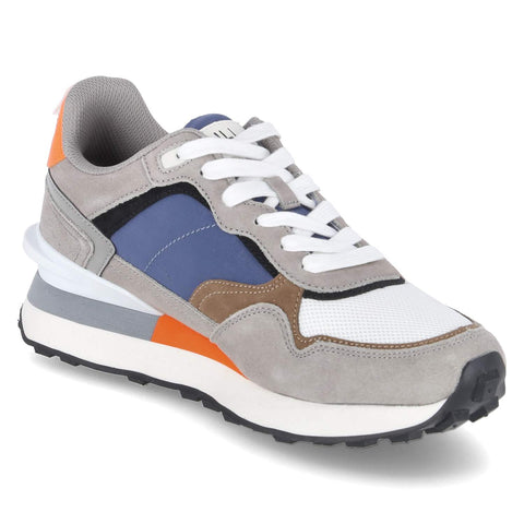 Low-Top Sneaker
