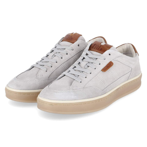 Low-Top Sneaker