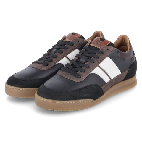 Low-Top Sneaker