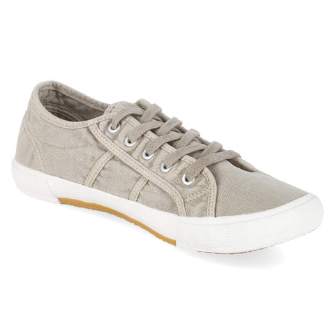 Low-Top Sneaker