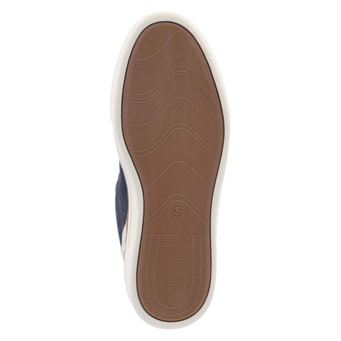 Low-Top Sneaker