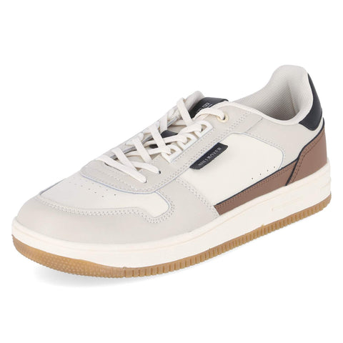 Low-Top Sneaker
