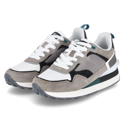 Low-Top Sneaker