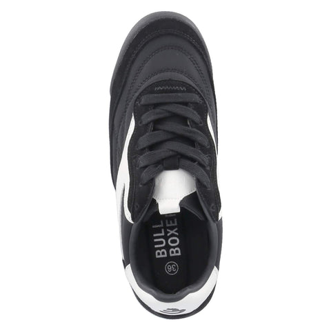 Low-Top Sneaker