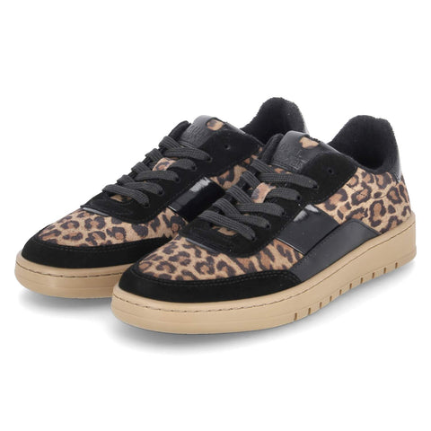 Low-Top Sneaker