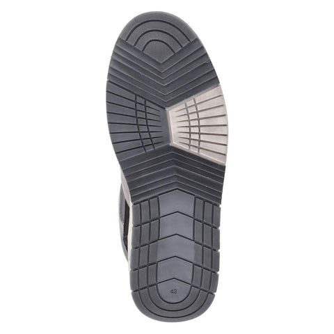 Low-Top Sneaker