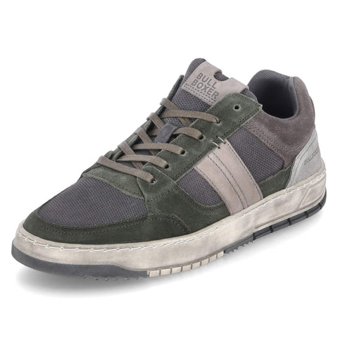 Low-Top Sneaker