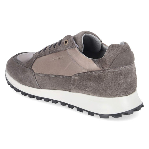 Low-Top Sneaker
