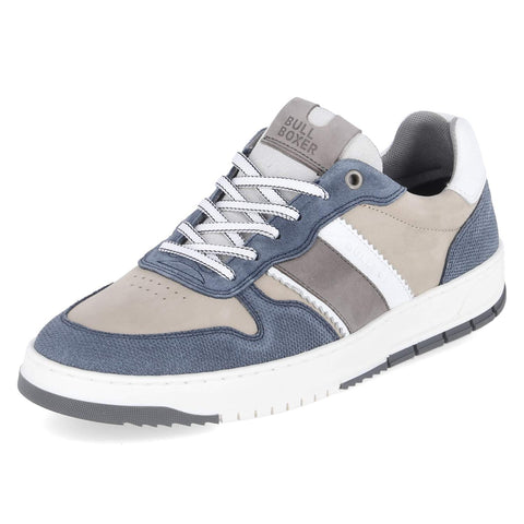 Low-Top Sneaker
