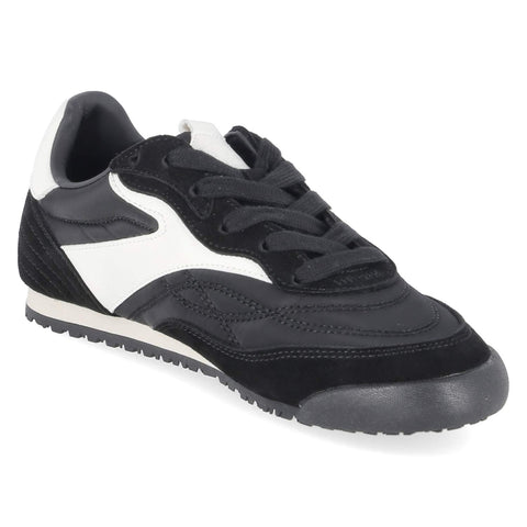 Low-Top Sneaker