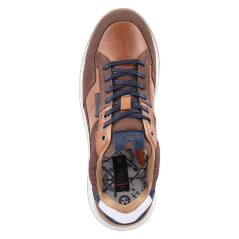 Low-Top Sneaker