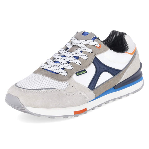 Low-Top Sneaker