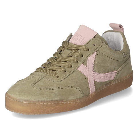 Low-Top Sneaker