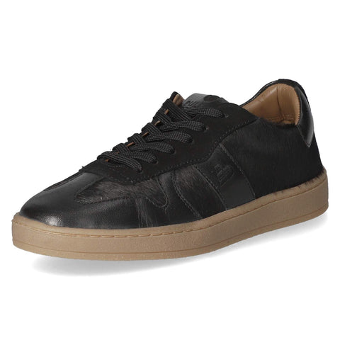 Low-Top Sneaker