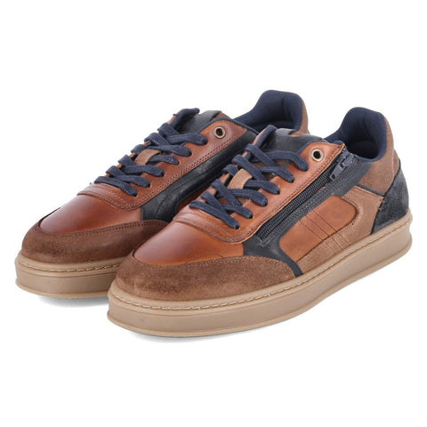 Low-Top Sneaker