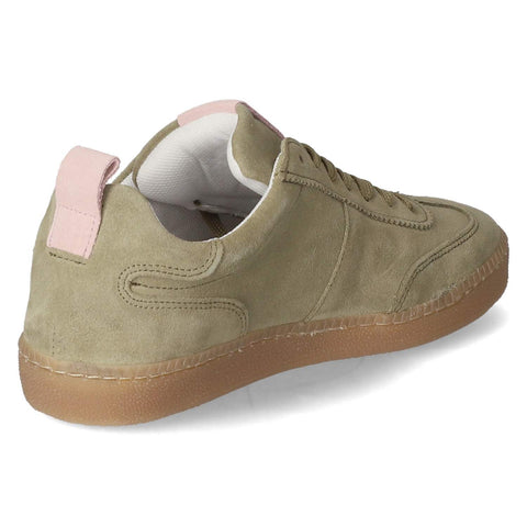 Low-Top Sneaker