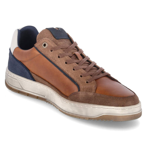Low-Top Sneaker