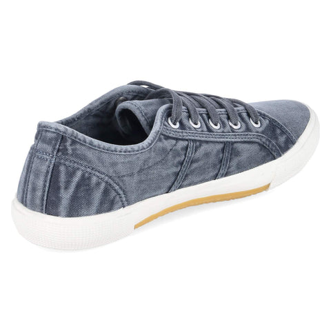 Low-Top Sneaker