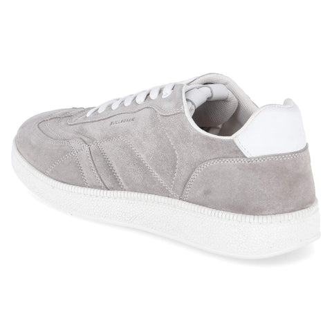 Low-Top Sneaker