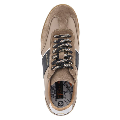 Low-Top Sneaker