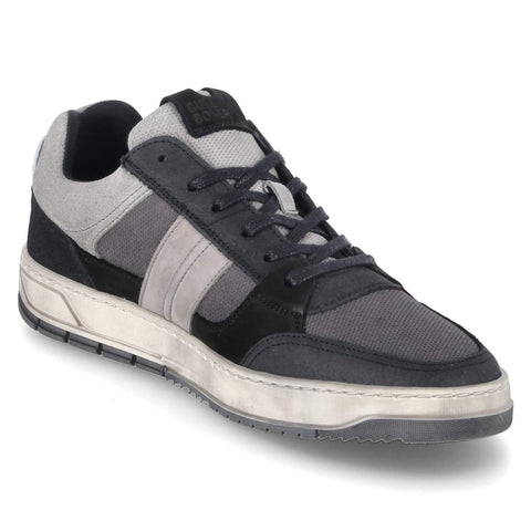 Low-Top Sneaker