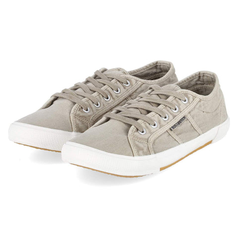 Low-Top Sneaker